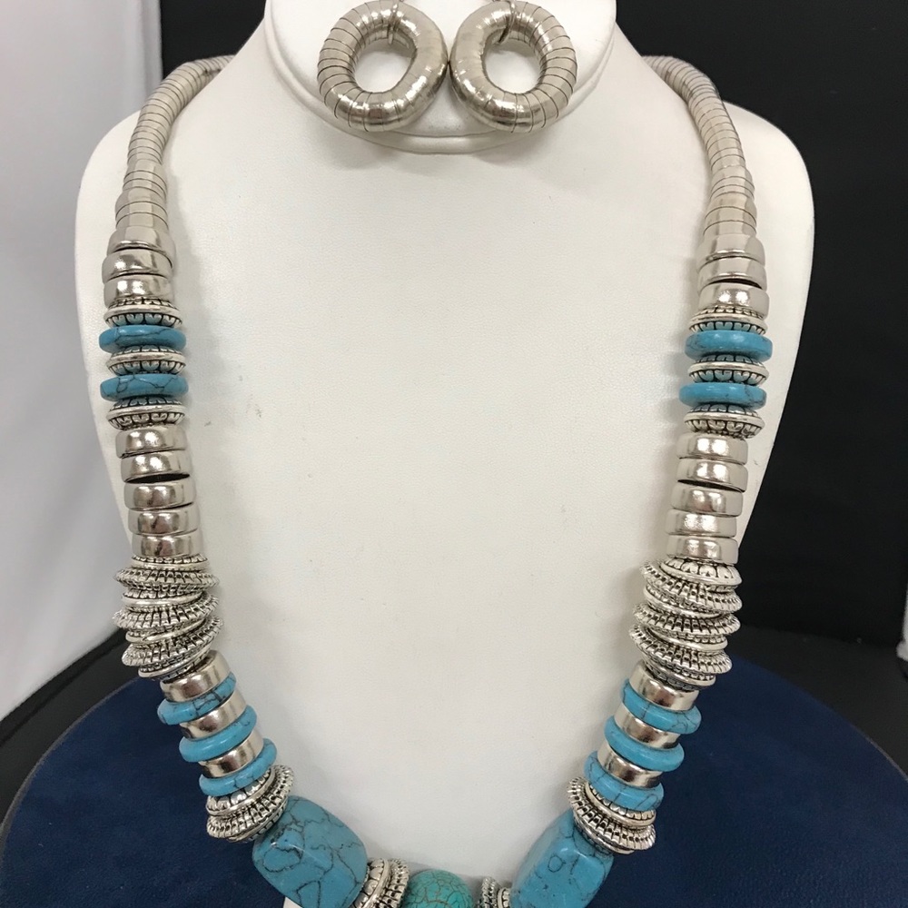 Silver Tone Necklace with Turquoise Beads